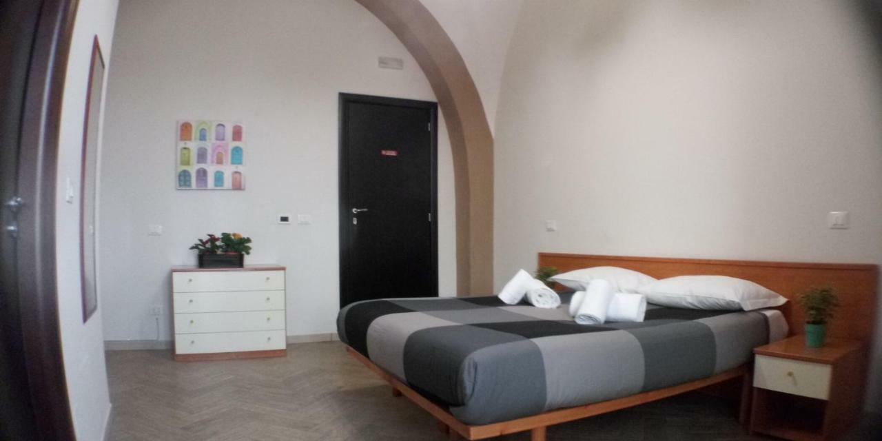Le Scalette - Affittacamere Terracina Exterior photo